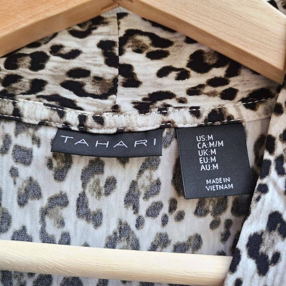 Tahari Sleeveless Animal Print Blouse with Neck Tie, Size Medium - Picture 6 of 7